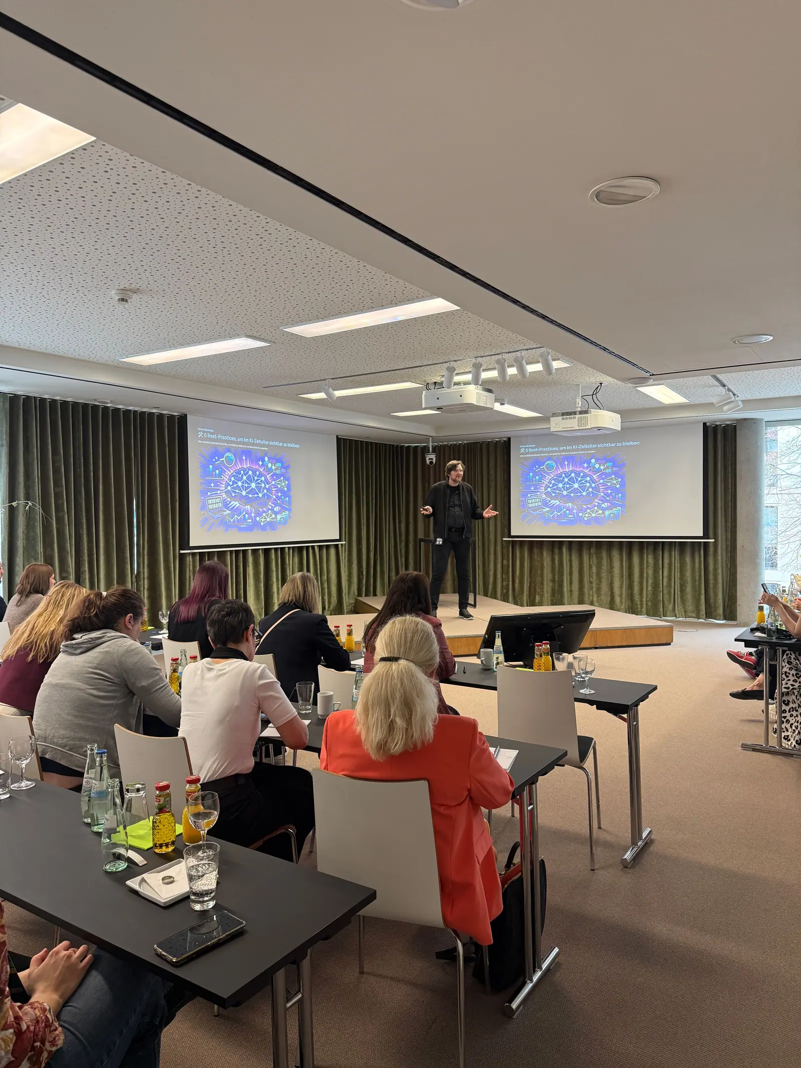 Stefan von Gagern als Speaker beim Corporate Influencer Day in Berlin, Vortrag zu 5 Best-Practices für Sichtbarkeit im KI-Zeitalter